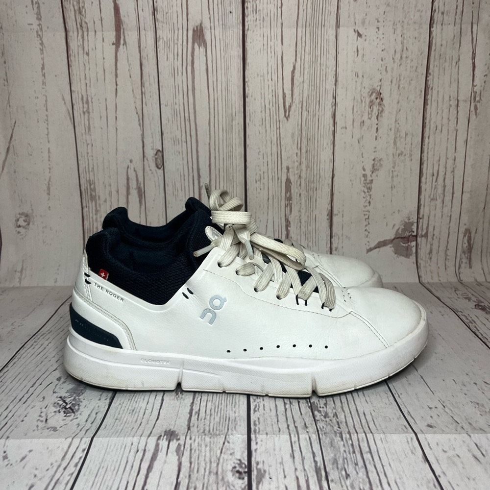 On The Roger Advantage Women's Size 7.5 Shoes White/Blue